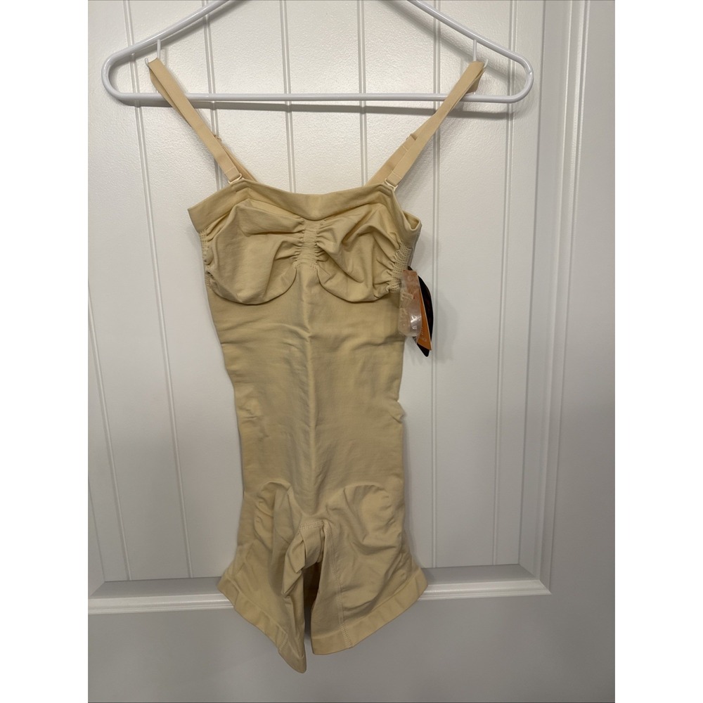 Women's Full Body Shaper SizeM Adjustable Strap W/Additional Clear Strap NWT